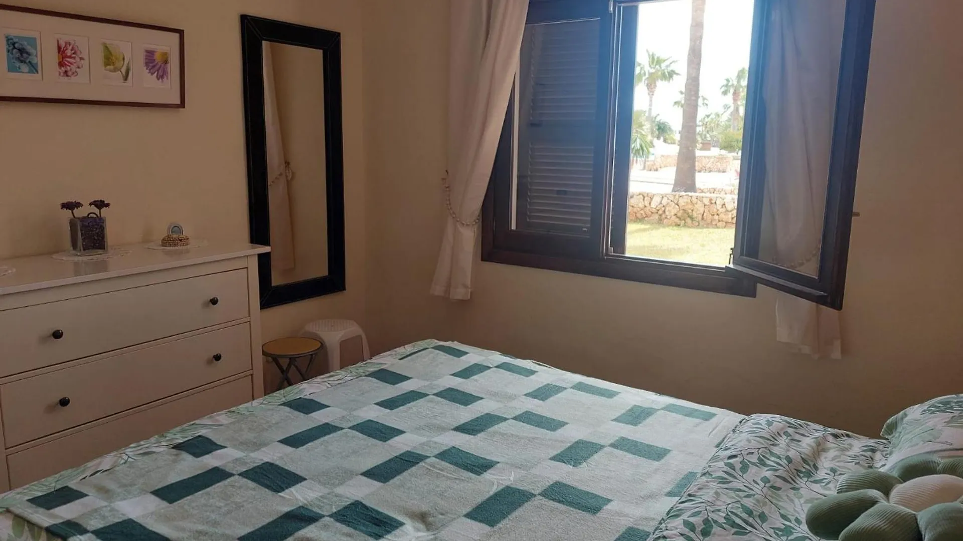 Marina Dor - Cala Egos- Sunny Ground Floor Apartment With Large Garden Cala d'Or